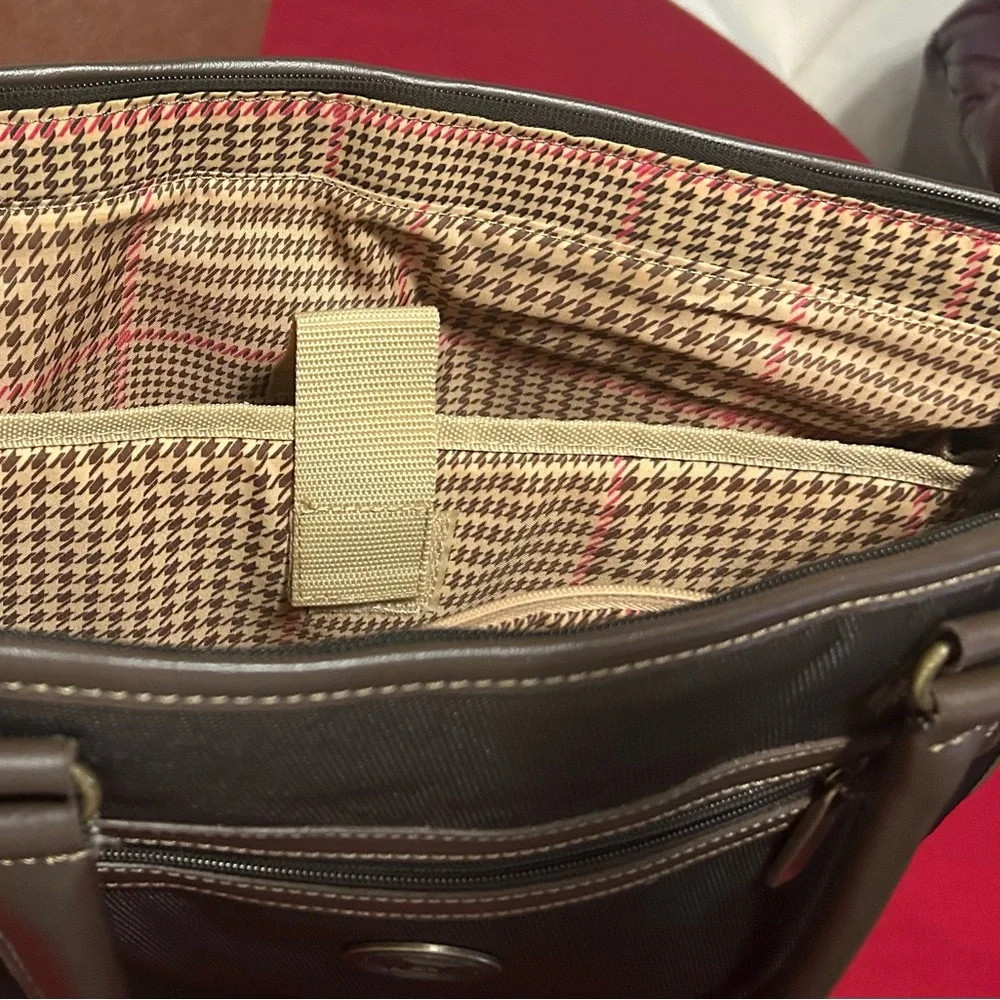 Bag CHAPS Black and Brown Briefcase/Tote NEW! No flaws excellent shape! Vinyl